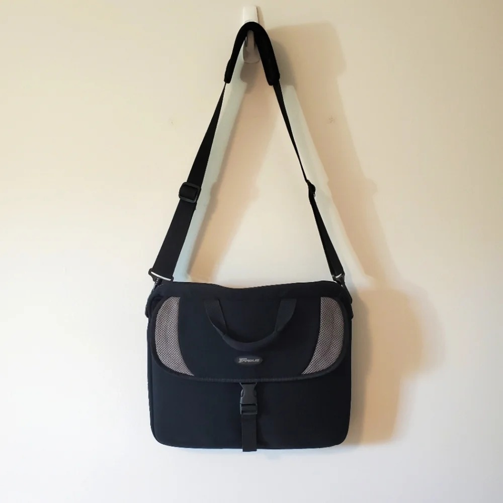 Targus Sport Slipcase Neoprene Laptop Sleeve Crossbody Bag - Black